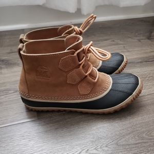 Sorel Out and About Boot